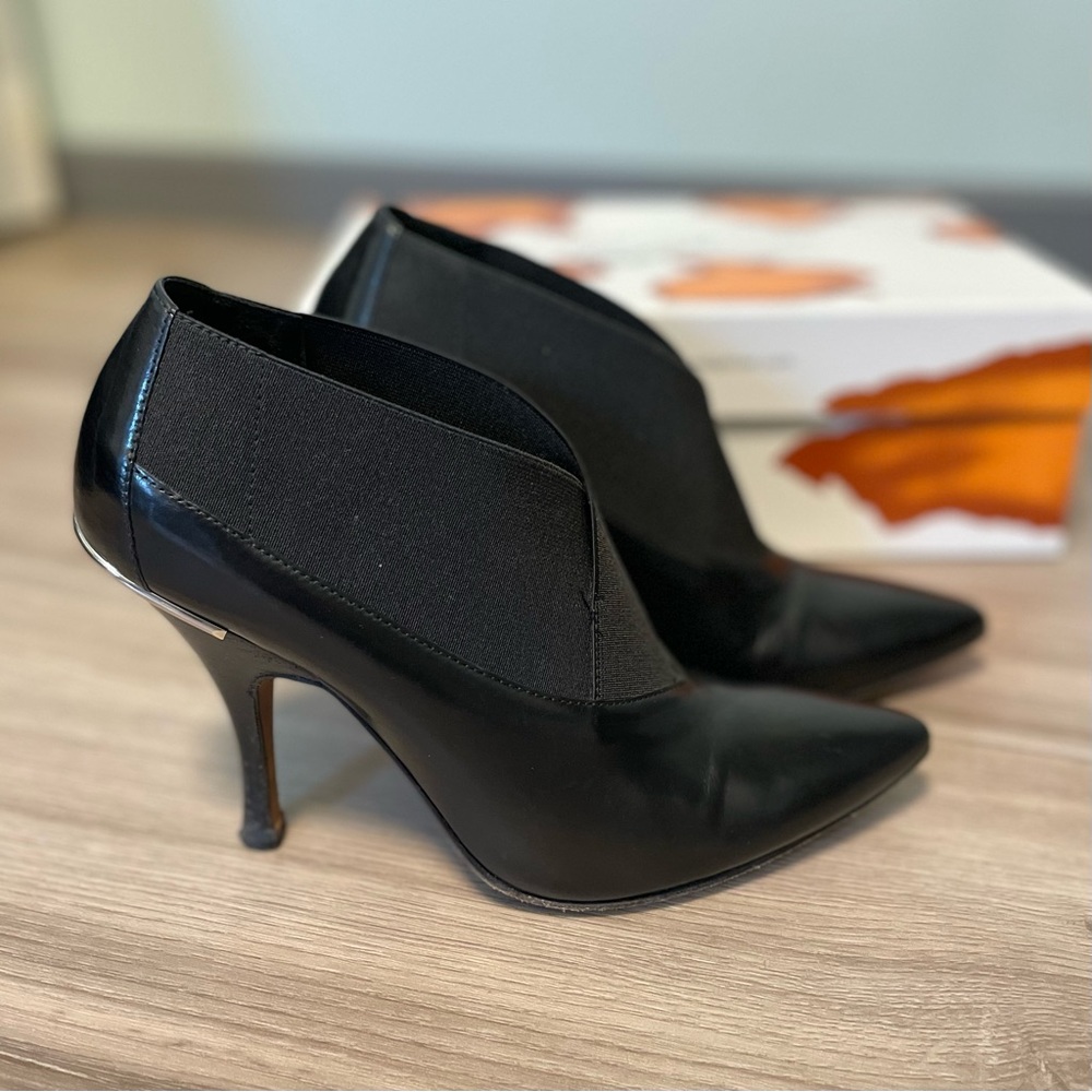 Donald J Pliner Vitelo Calf/Basic Elastic bootie